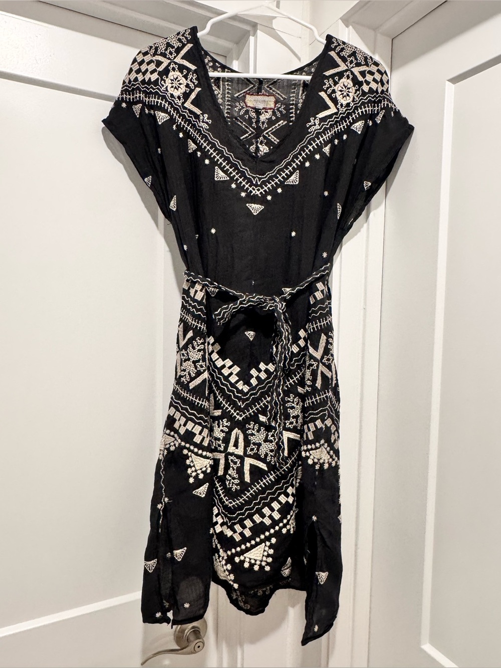 Johnny Was Embroidered Black V-Neck Belted Women’s Dress
